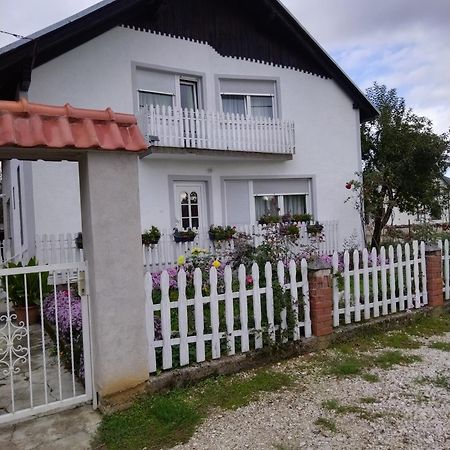 Sobe Za Nocenje Gospic Hotel Eksteriør billede