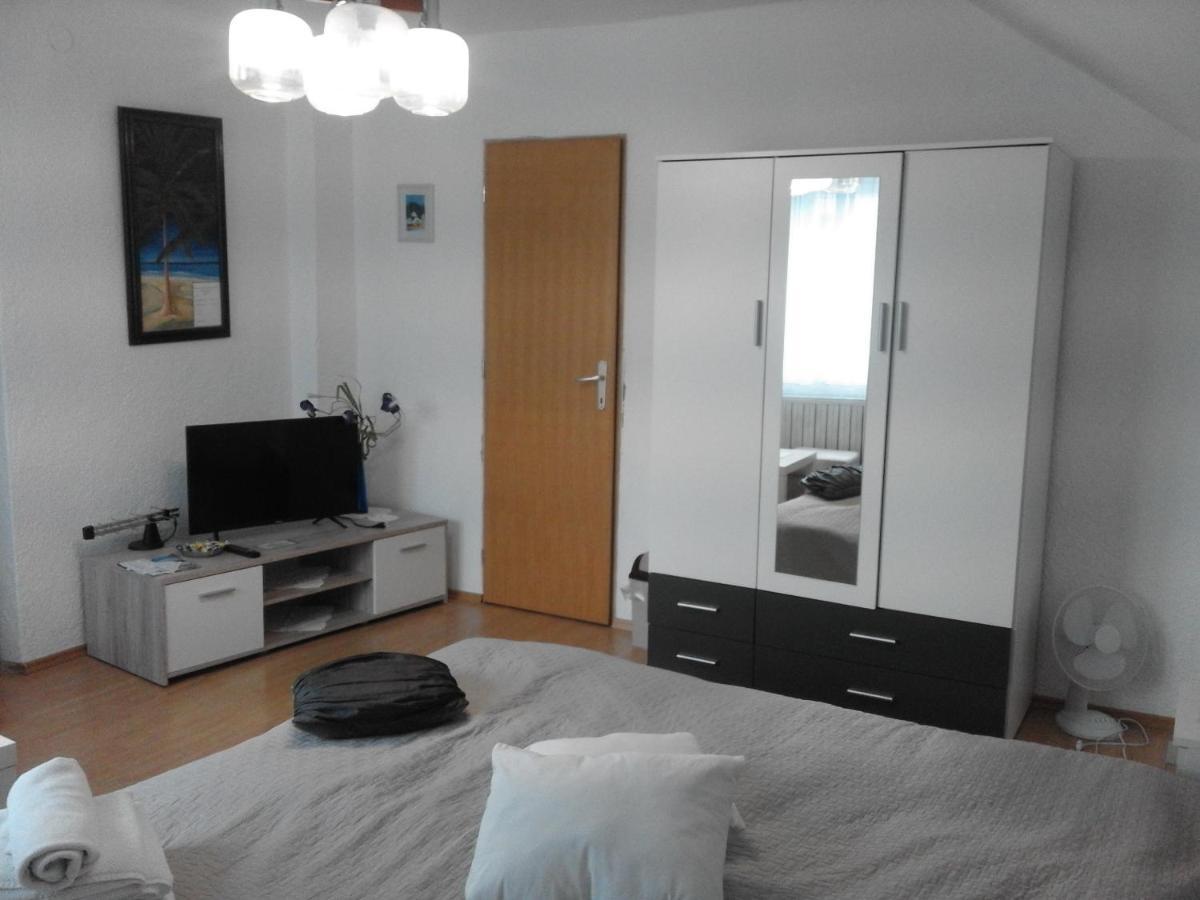Sobe Za Nocenje Gospic Hotel Eksteriør billede