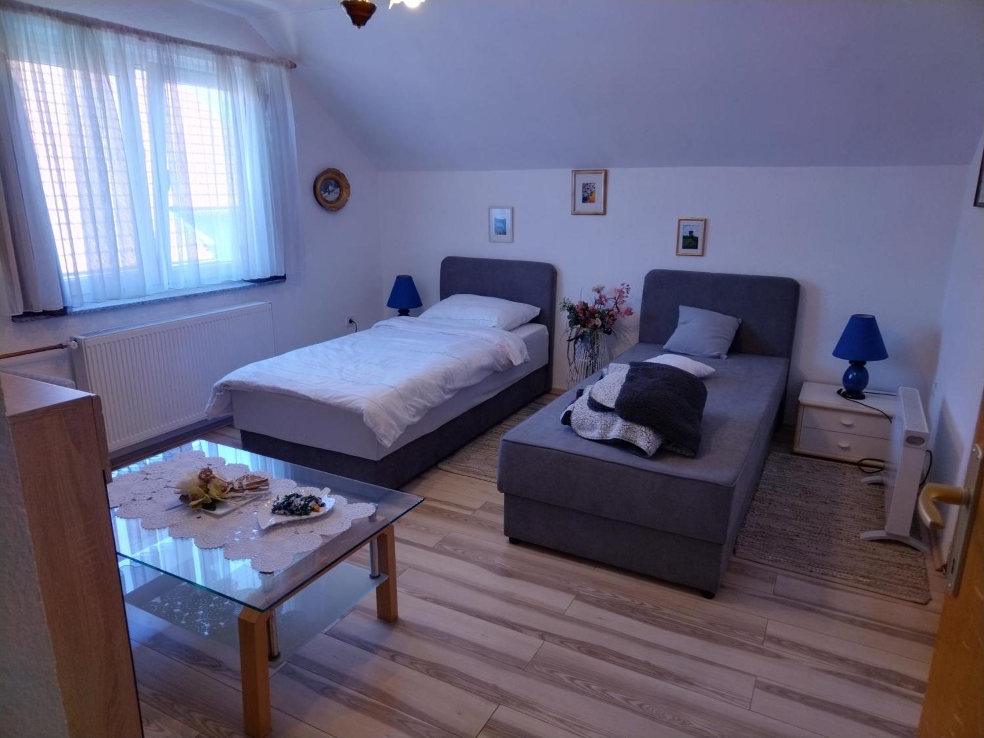 Sobe Za Nocenje Gospic Hotel Eksteriør billede